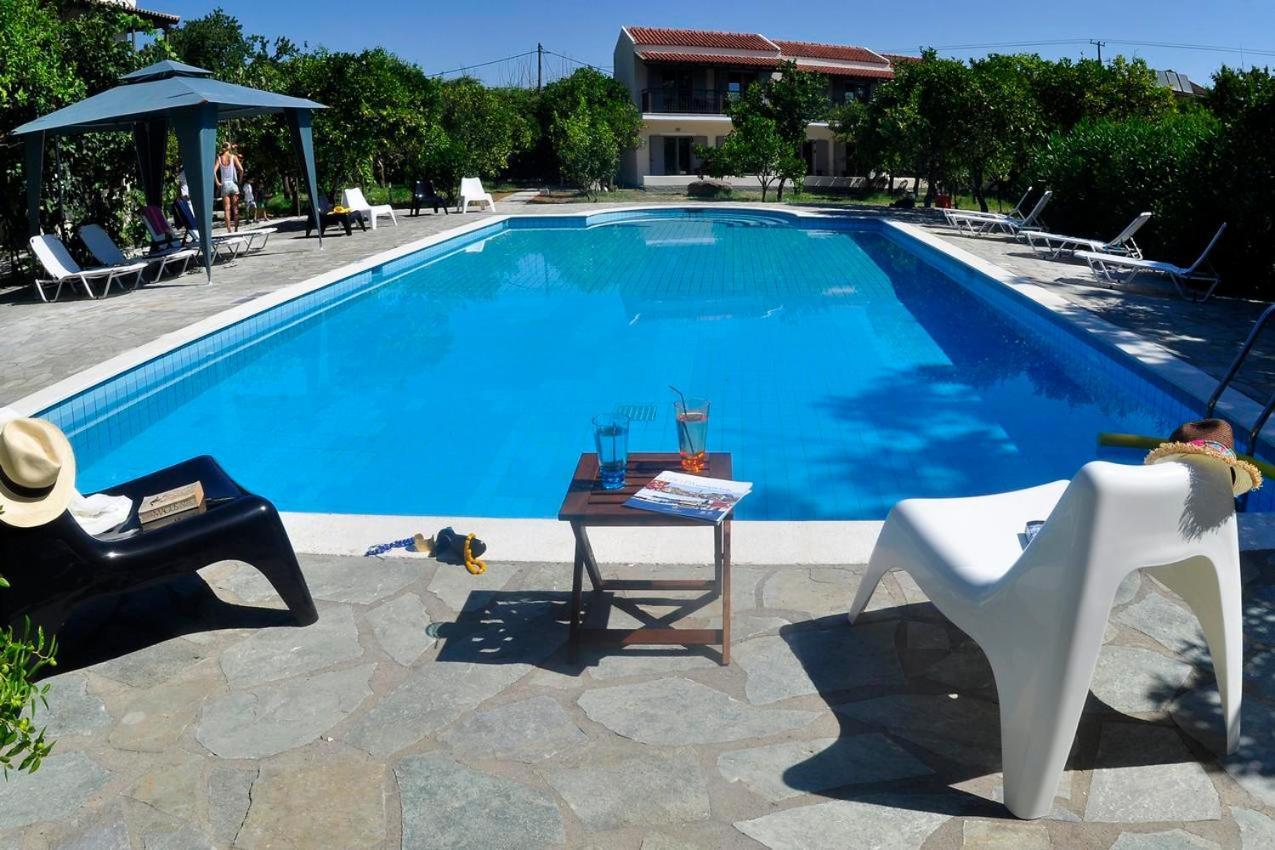 Orange Grove Suites Беницес Екстериор снимка