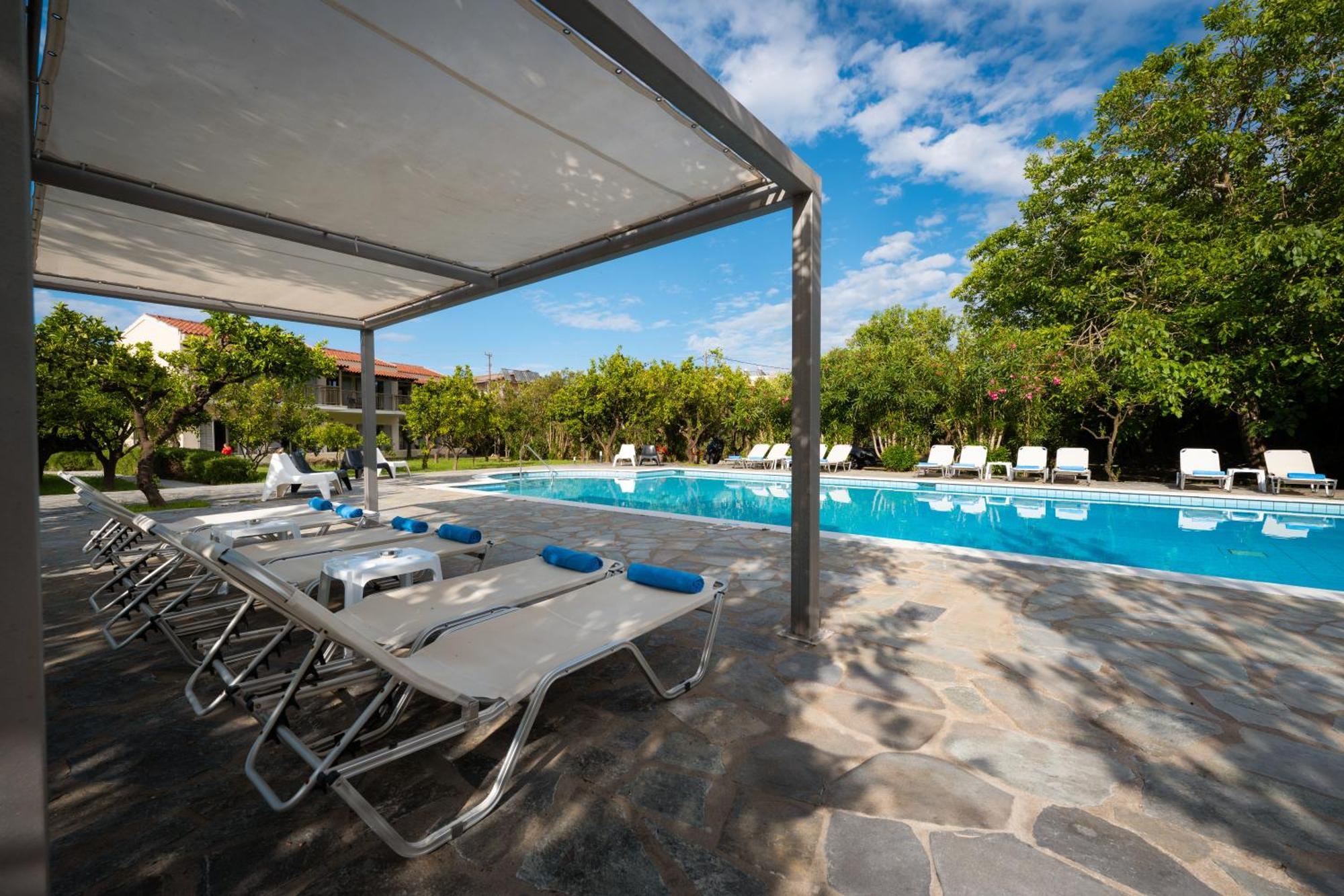 Orange Grove Suites Беницес Екстериор снимка