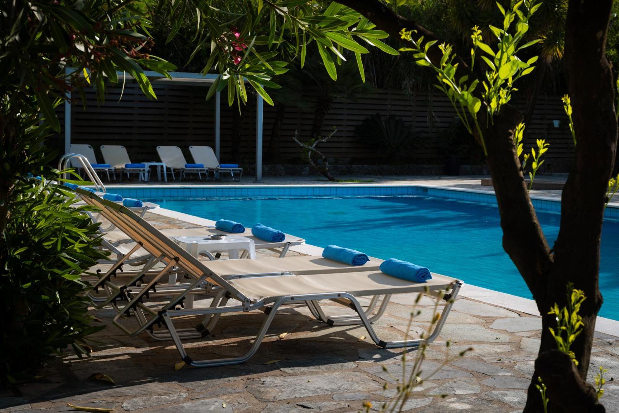 Orange Grove Suites Беницес Екстериор снимка
