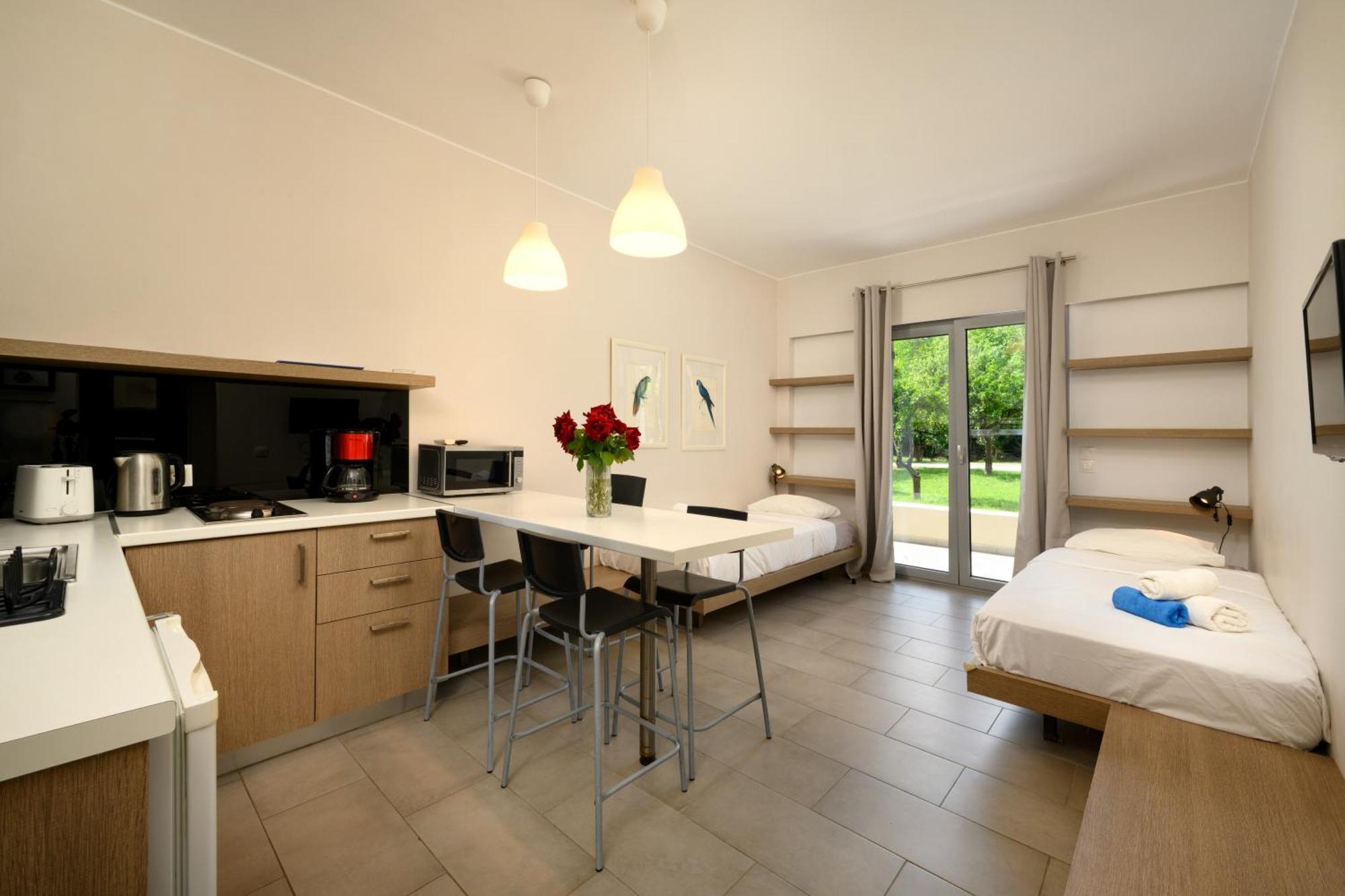 Orange Grove Suites Беницес Екстериор снимка