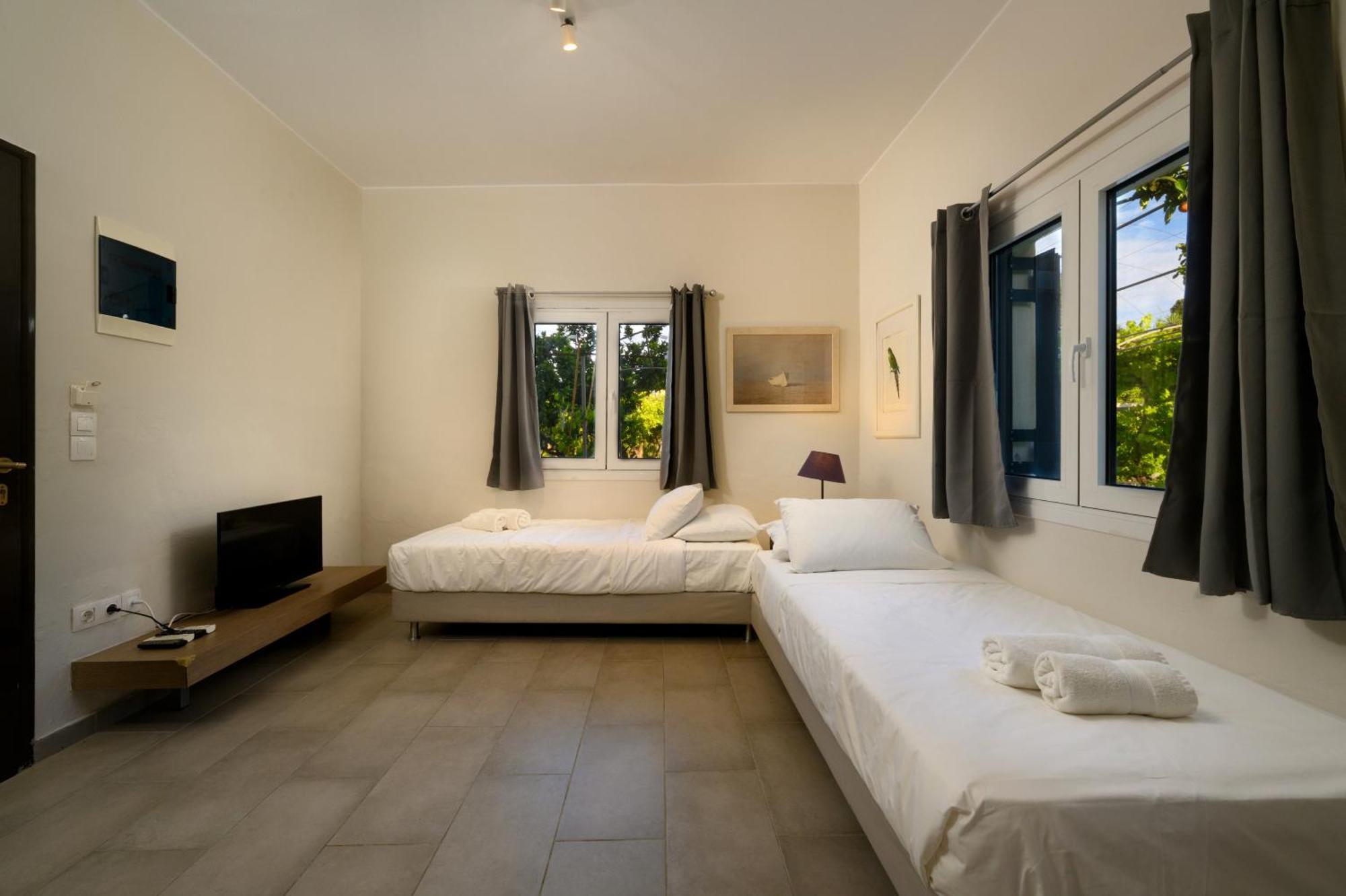 Orange Grove Suites Беницес Екстериор снимка